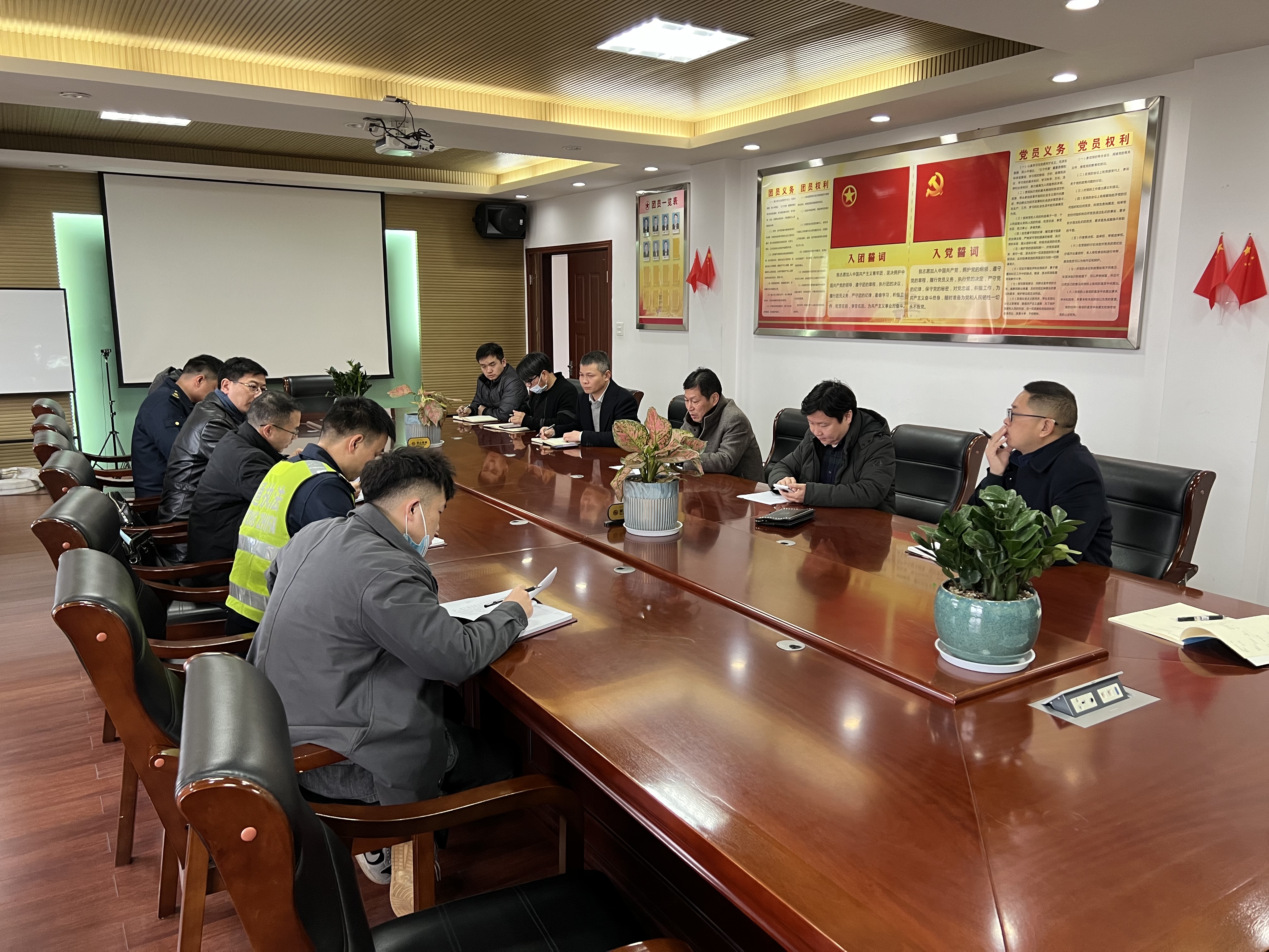 1642385147777627.jpg 20220113圖為三化一平專項(xiàng)整治會(huì)議召開(kāi) 林堅(jiān)攝.JPG